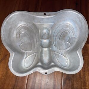 Butterfly cake pan